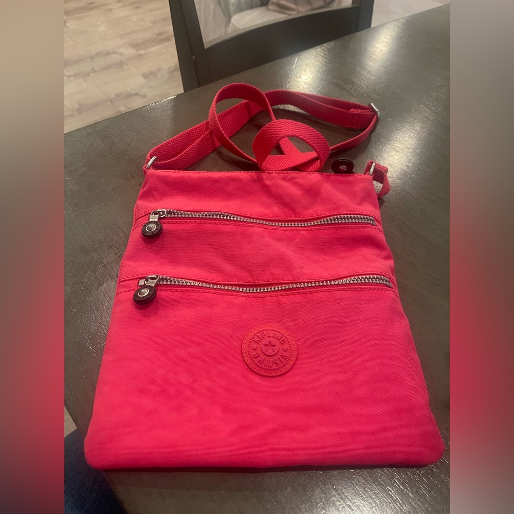 Kipling  Crossbody Bag
EUC SOLD AS IS